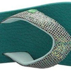 Sanuk Kids Girls’ Yoga Glitter Flip Flop Size 6/7